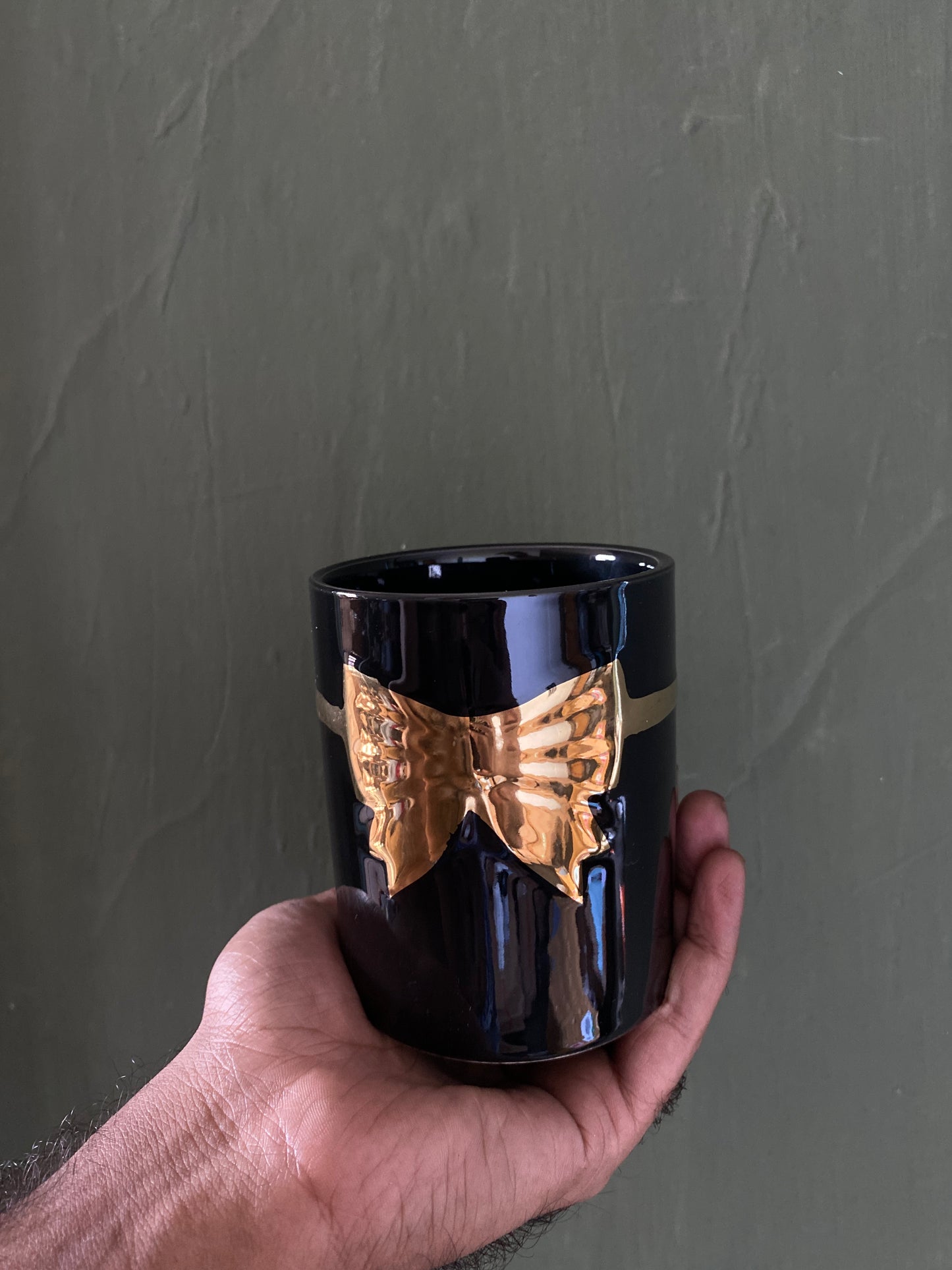 Black golden ribbon designed ceramic planter