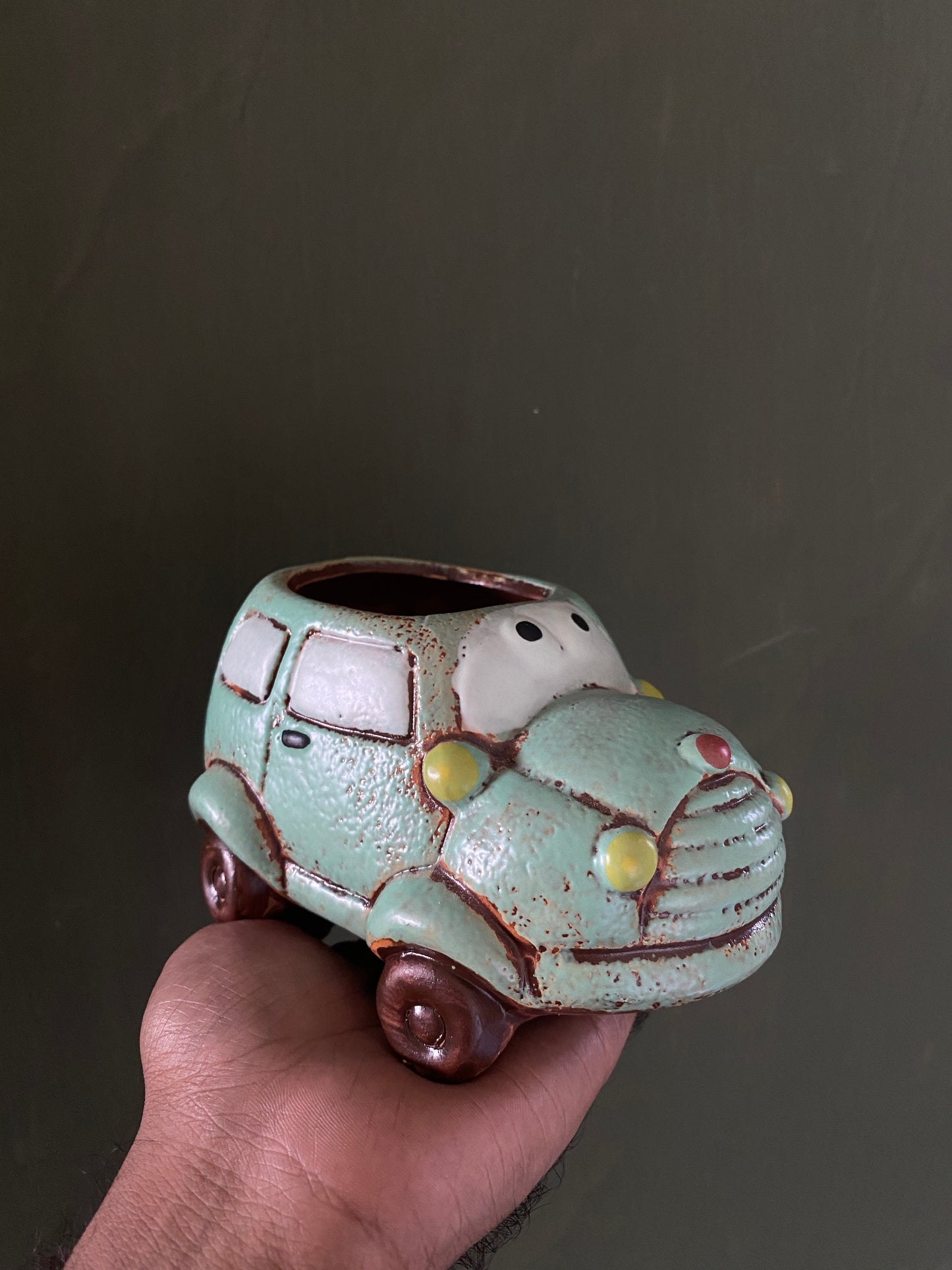 Green car ceramic planter