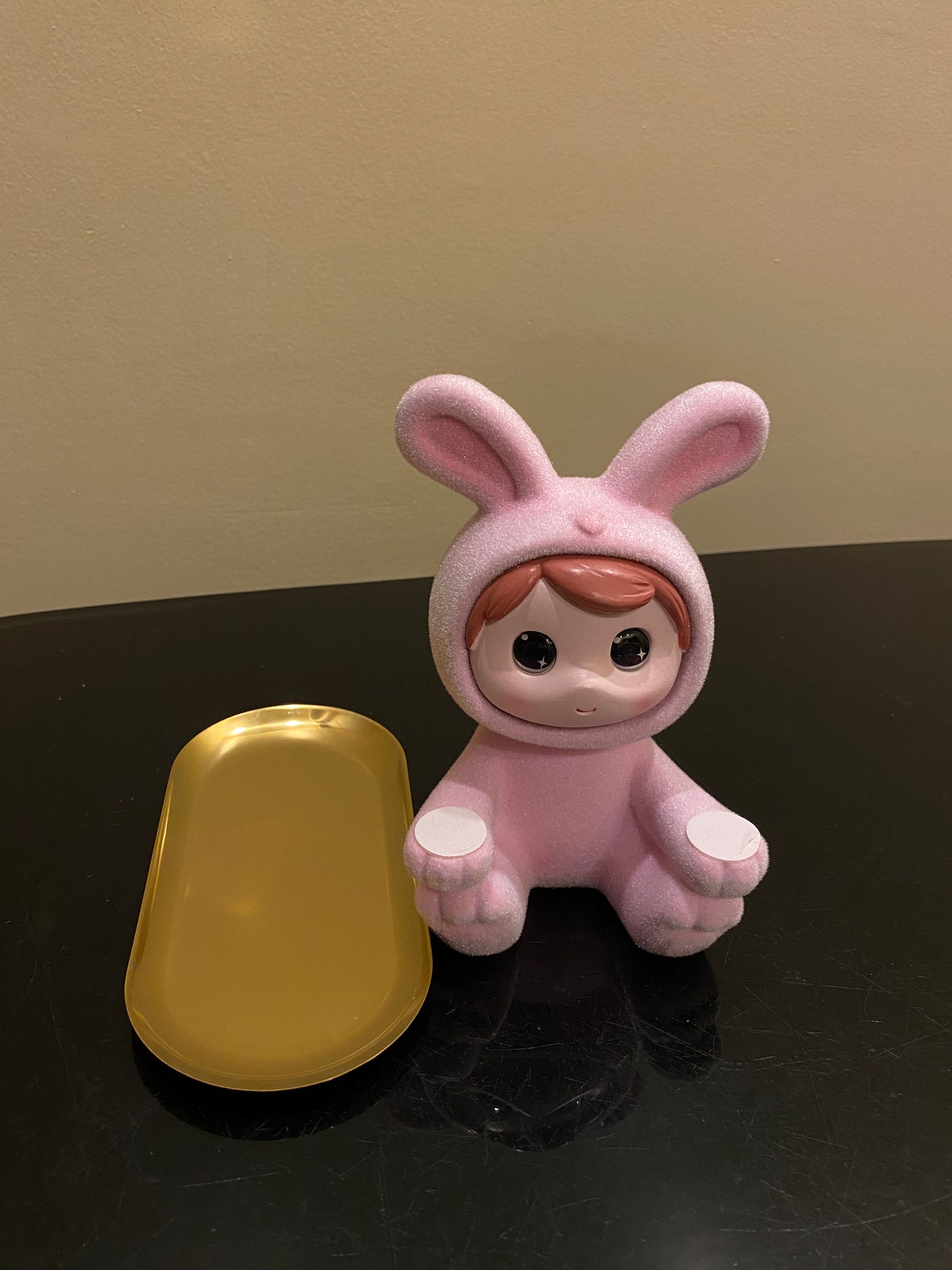 Resin Velvet Pink animal Showpiece sculpture with Golden storage tray