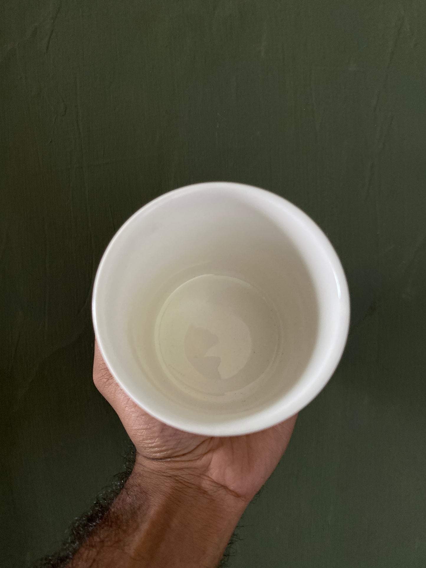 White golden ribbon designed ceramic planter