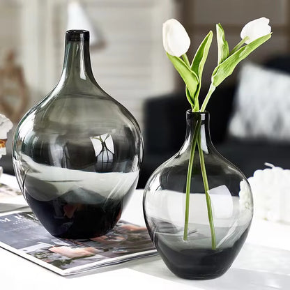 Noir Obsidian Sculpted Glass Vase – Black
