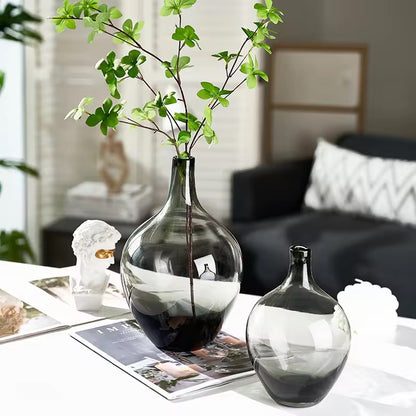 Noir Obsidian Sculpted Glass Vase – Black