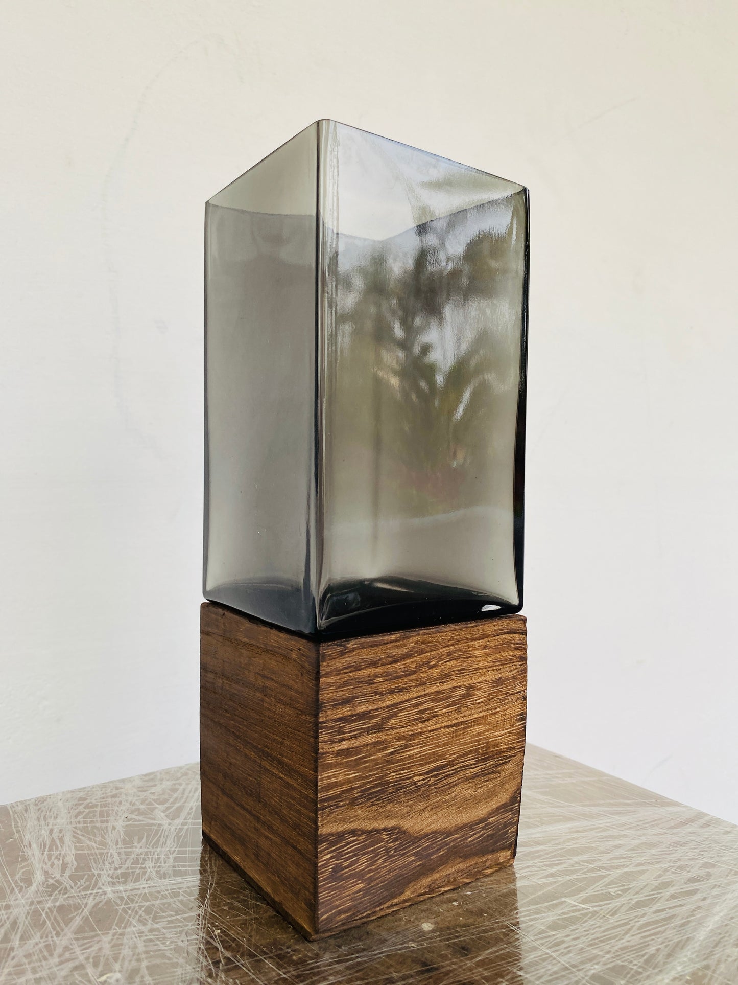 Premium Imported Designer Glass Vase showpiece 03– Limited Edition