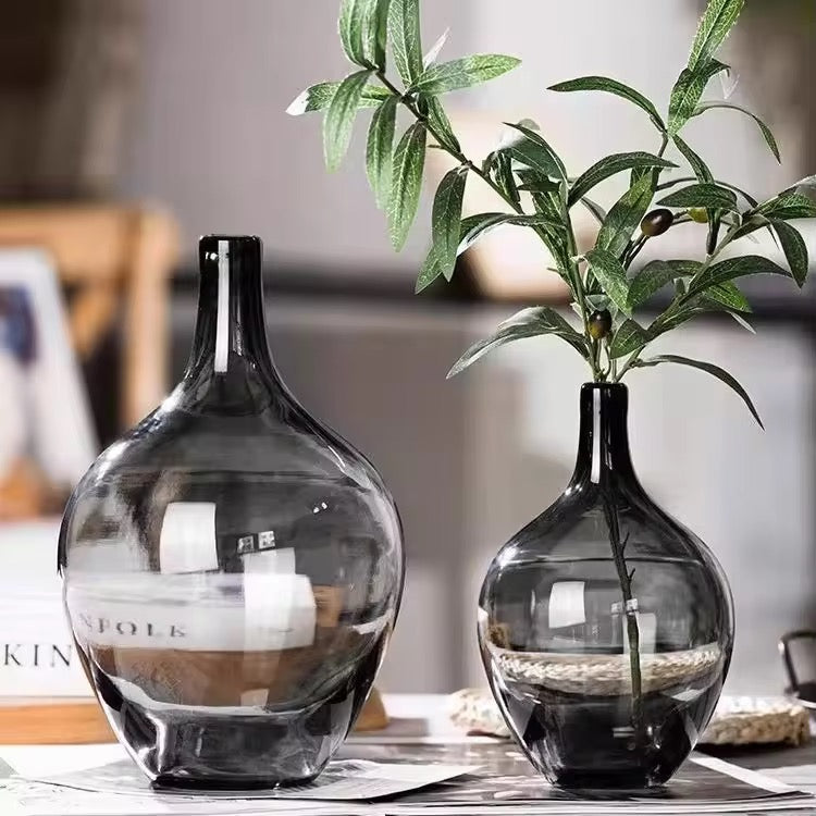 Noir Obsidian Sculpted Glass Vase – Black