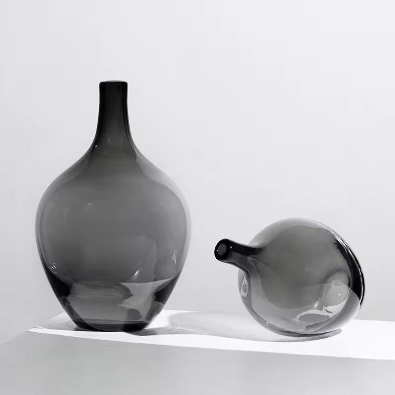 Noir Obsidian Sculpted Glass Vase – Black