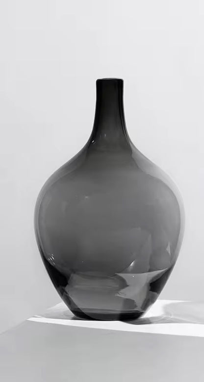 Noir Obsidian Sculpted Glass Vase – Black