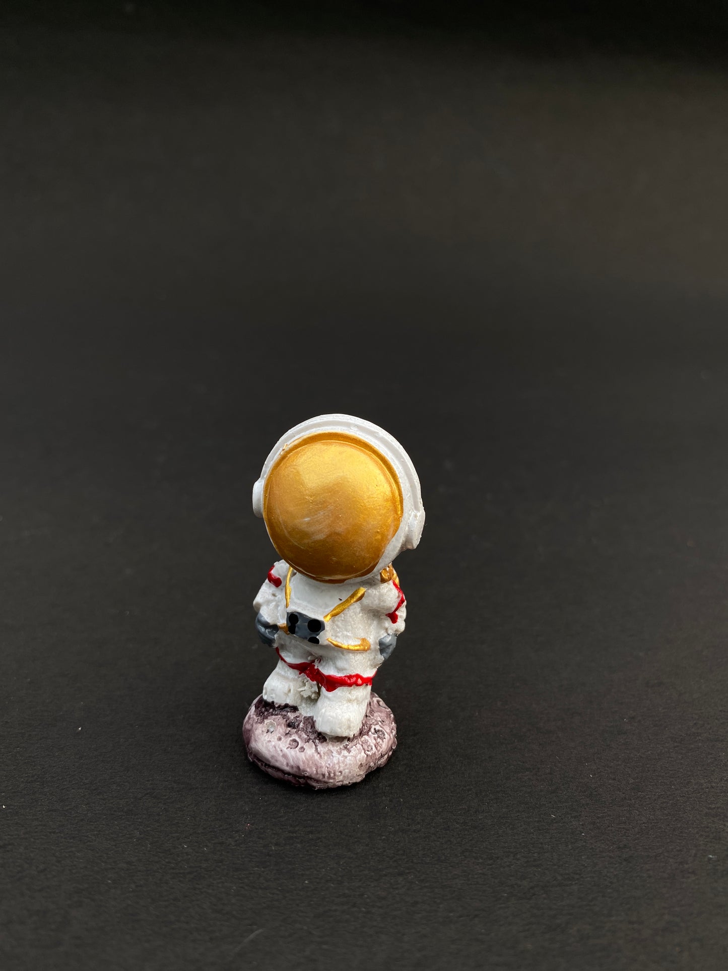 Set of 4 astronaut polystone miniatures