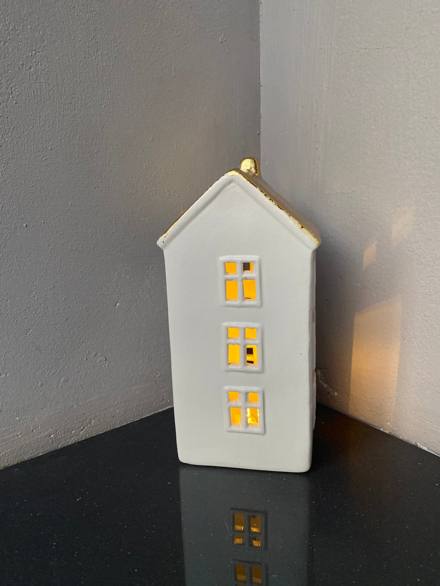 Ceramic led Warm Light White Golden Miniature House Shaped Christmas showpiece