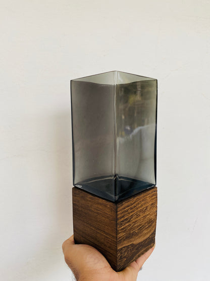 Premium Imported Designer Glass Vase showpiece 03– Limited Edition