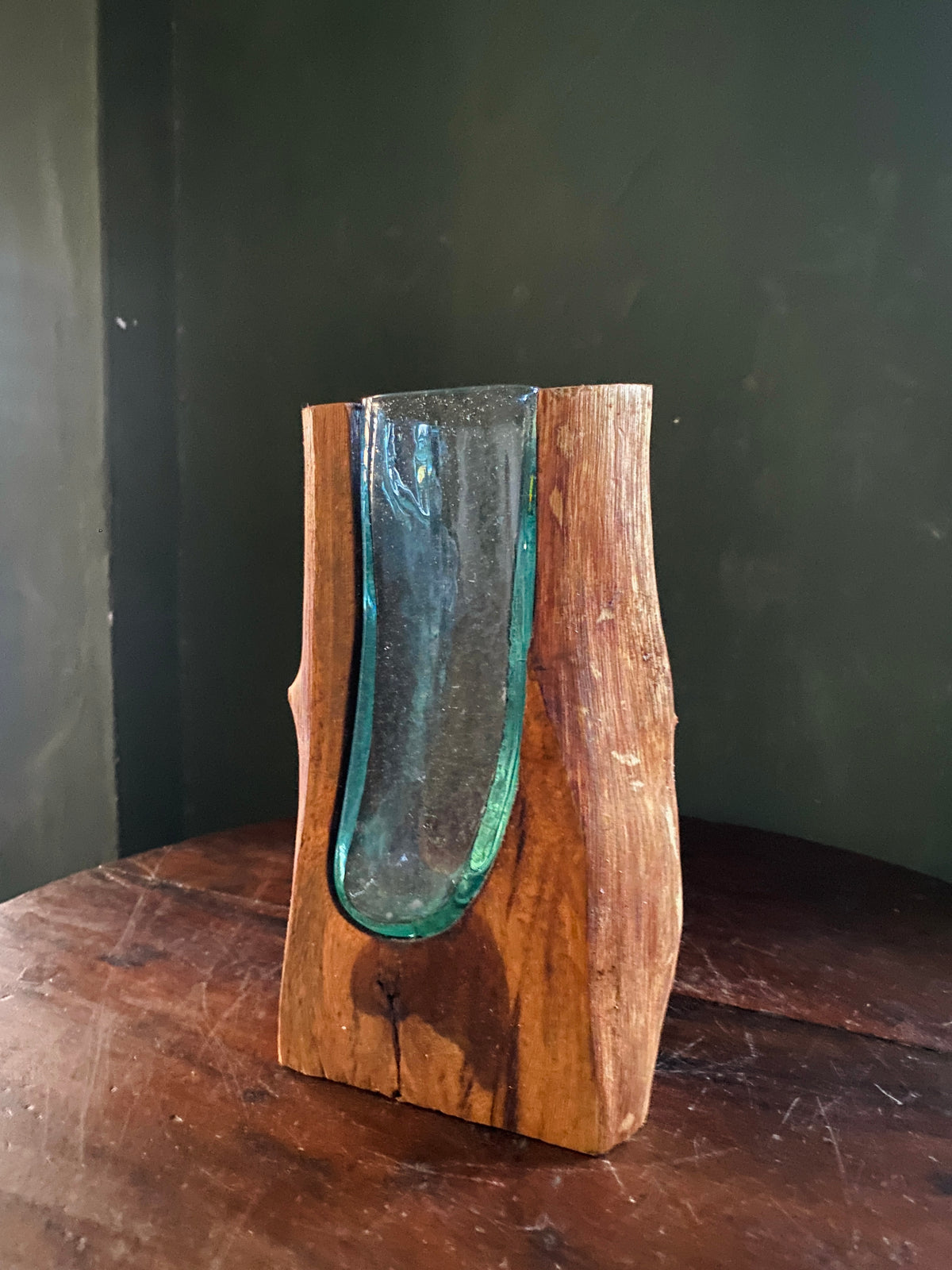 Small Molten Glass on natural Driftwood-forestwall