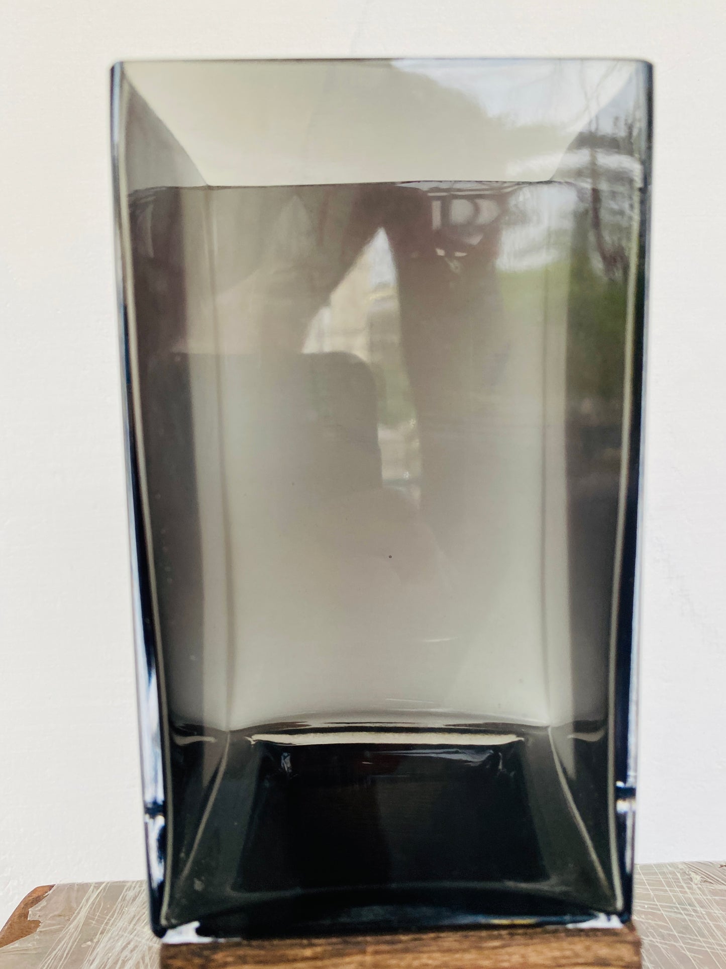 Premium Imported Designer Glass Vase showpiece 03– Limited Edition