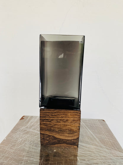 Premium Imported Designer Glass Vase showpiece 03– Limited Edition