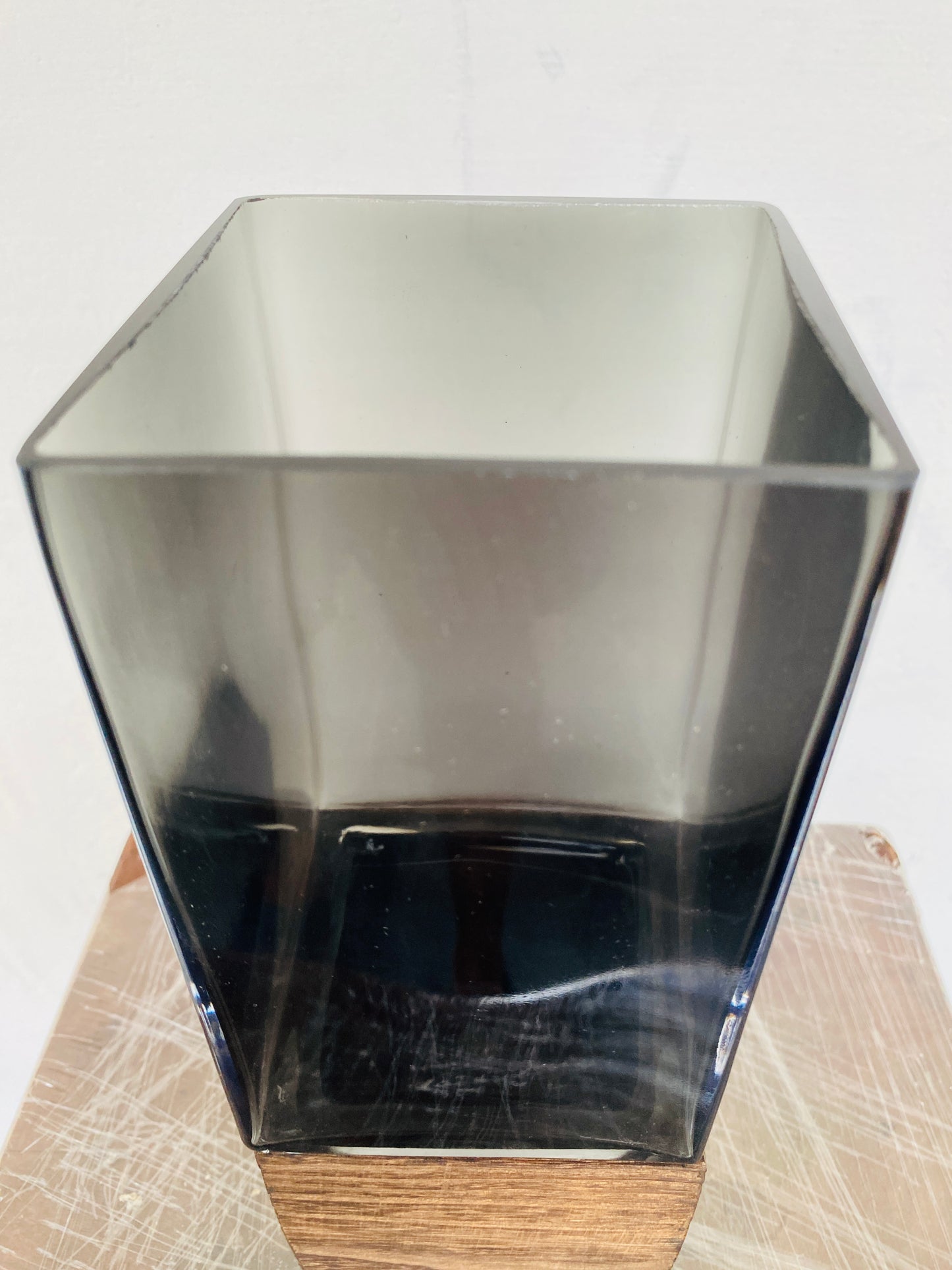 Premium Imported Designer Glass Vase showpiece 03– Limited Edition