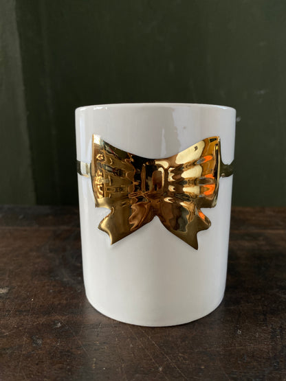 White golden ribbon designed ceramic planter