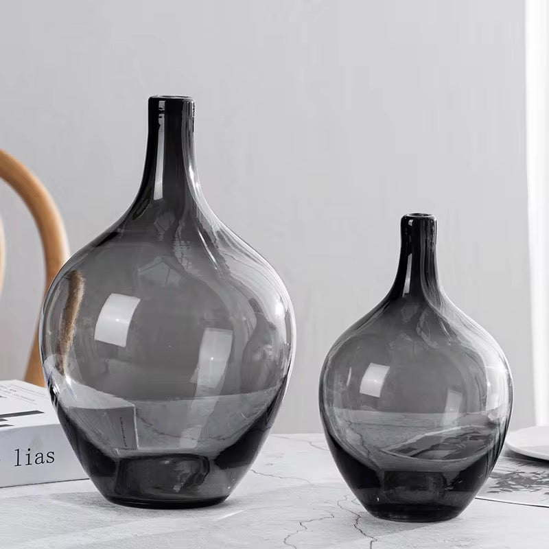 Noir Obsidian Sculpted Glass Vase – Black