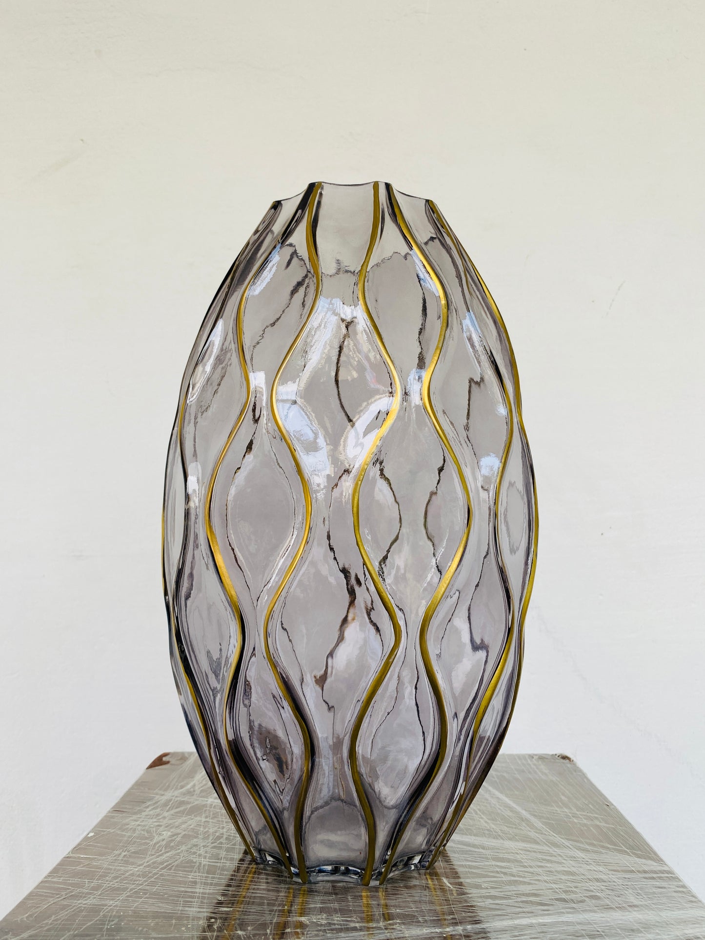 Premium Imported Designer Glass Vase showpiece– Limited Edition