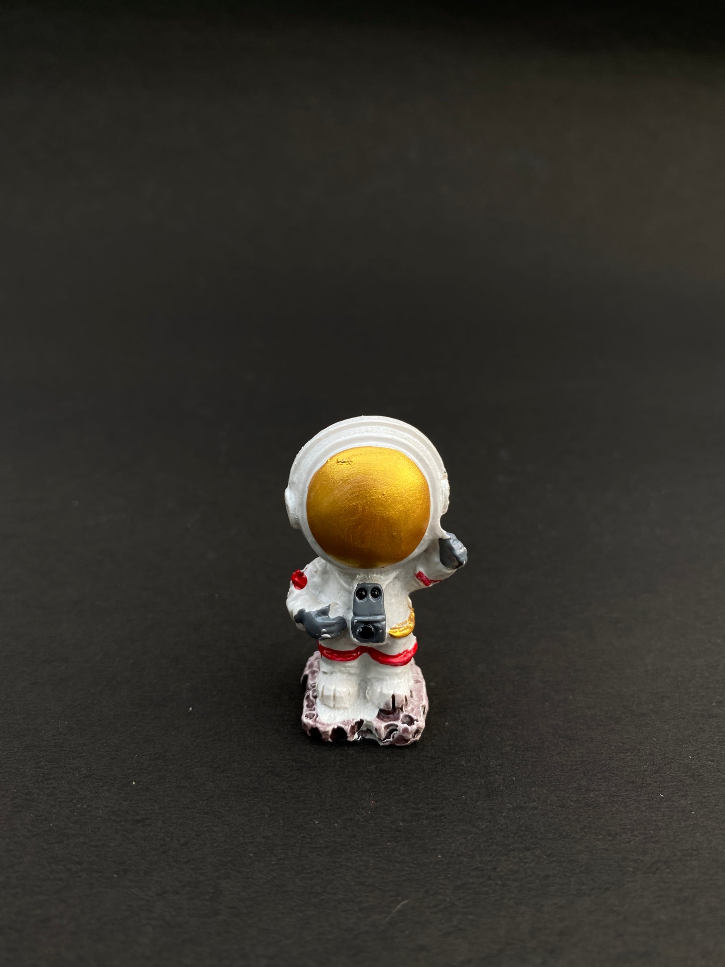 Set of 4 astronaut polystone miniatures