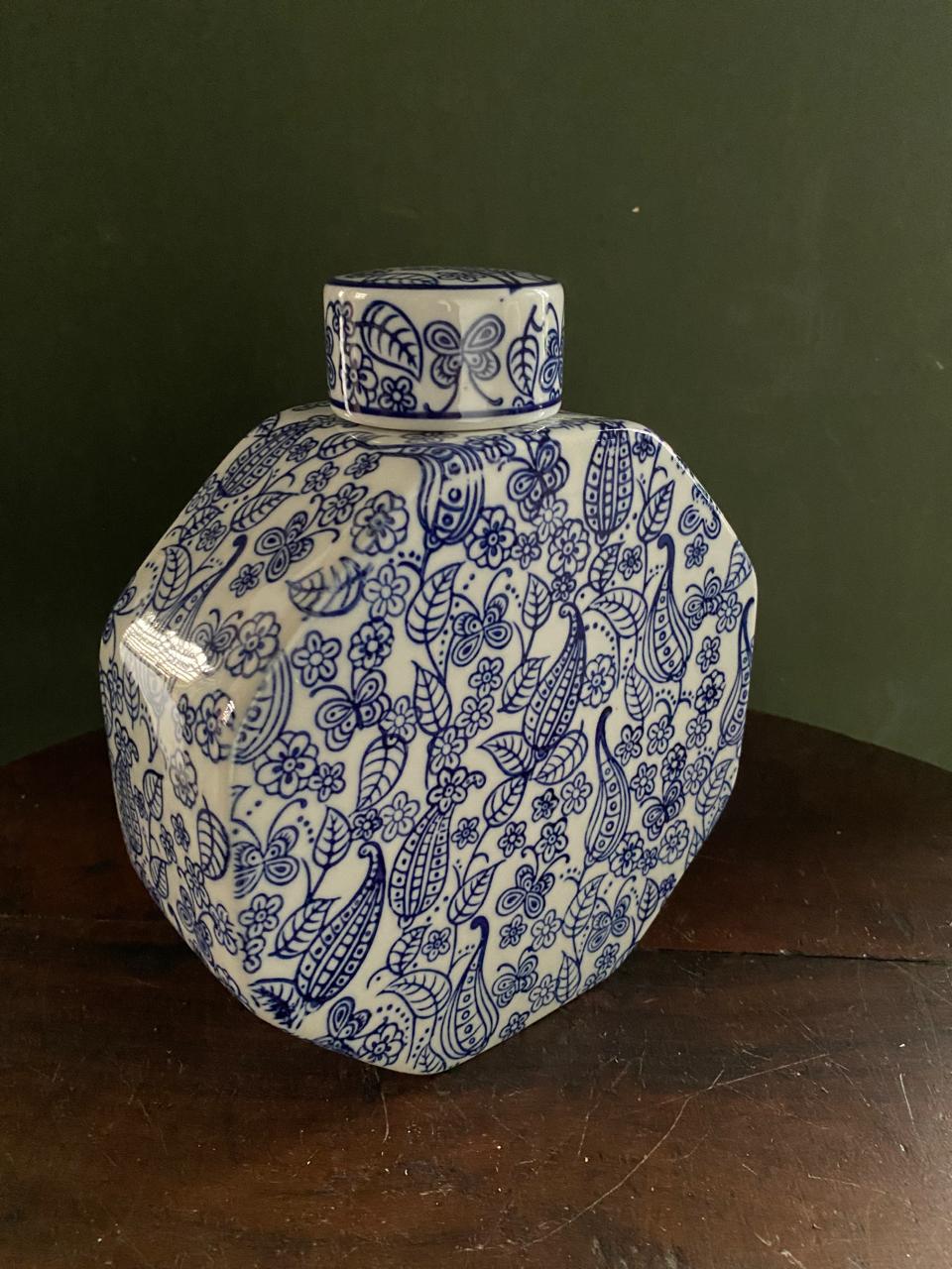 Imported ceramic tea ginger Jars With Lids Jingdezhen kitchen Storage Style Blue white pottery home decor