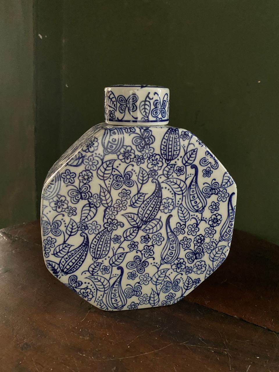 Imported ceramic tea ginger Jars With Lids Jingdezhen kitchen Storage Style Blue white pottery home decor