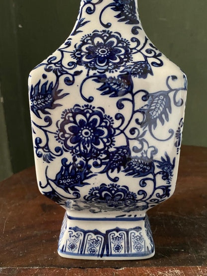 Royal Blossom Porcelain Decorative Vase –Luxury Blue & White Chinese-Inspired Flower Vase