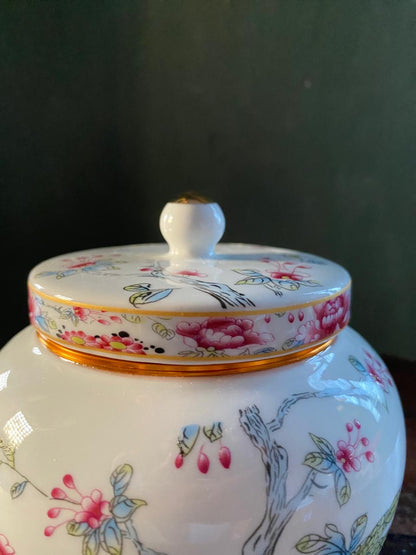 Imported Chinese Porcelain Tea ginger Jars With Lids Jingdezhen Hand-Painted bird floral Ceramic kitchen Storage Canisters Style white pottery golden top home decor Famille Enamel Container spices